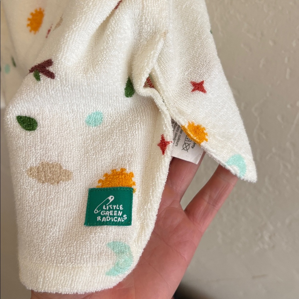 hooded beach towel poncho - Picture 6 of 7